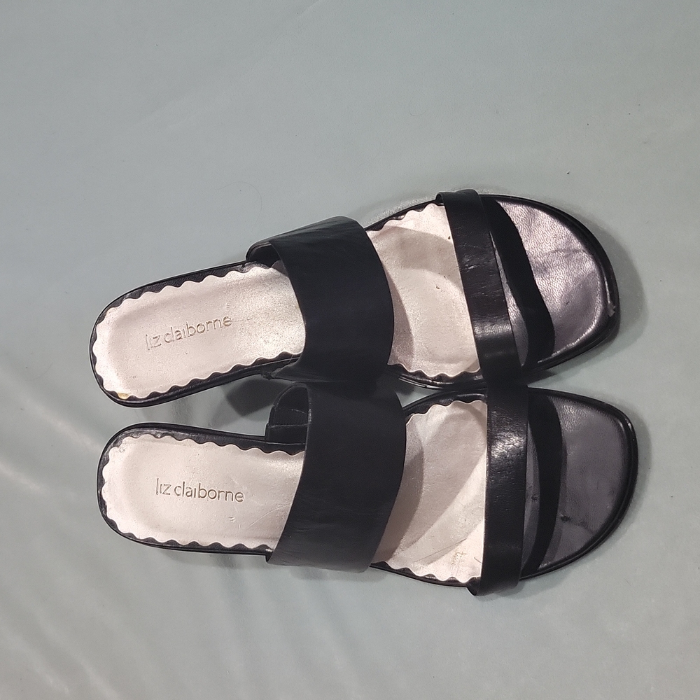 Black sandals 👡